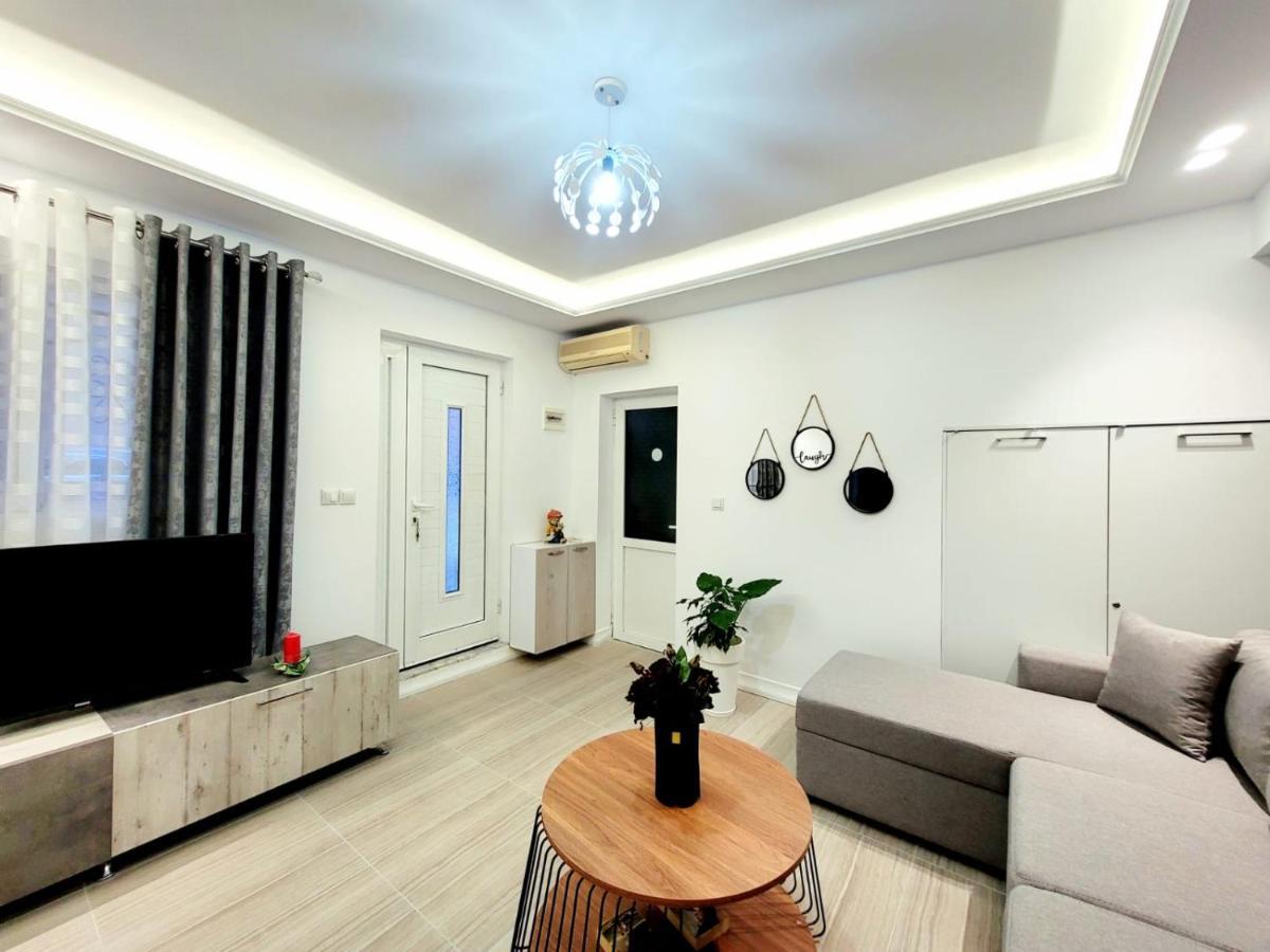 Anis Apartments Sarande Exterior photo