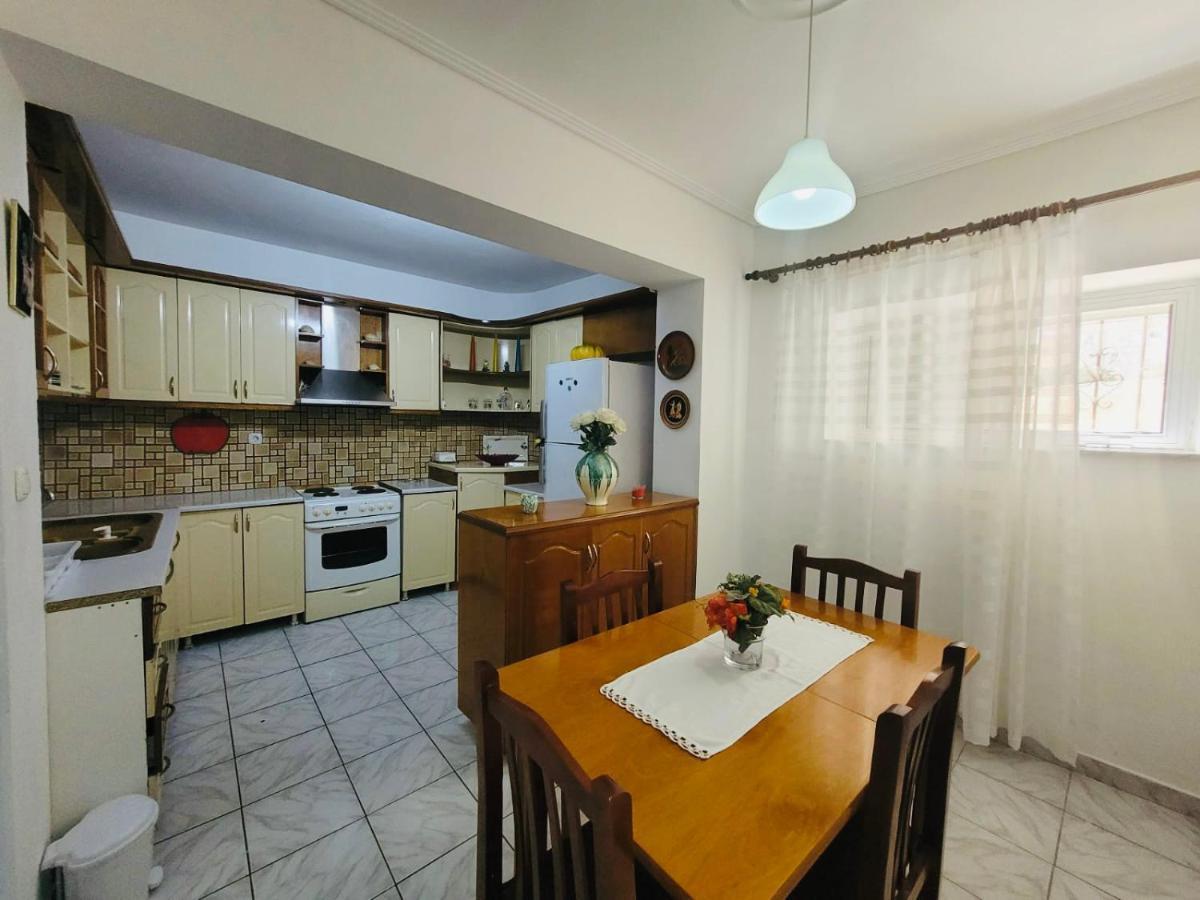 Anis Apartments Sarande Exterior photo