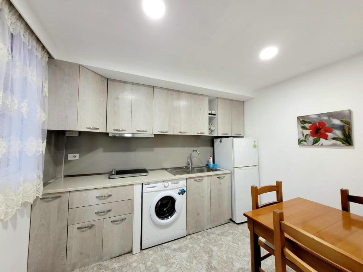 Anis Apartments Sarande Exterior photo