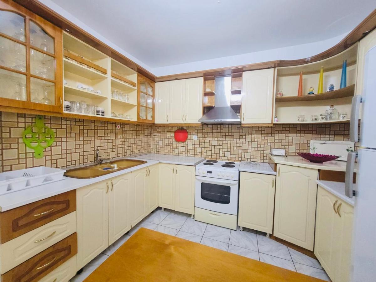Anis Apartments Sarande Exterior photo